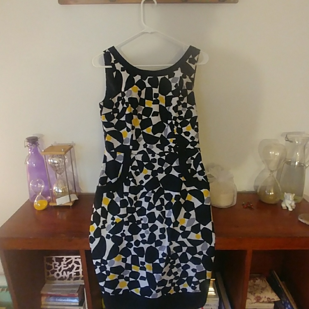 Modern print day to night dress w/ pockets